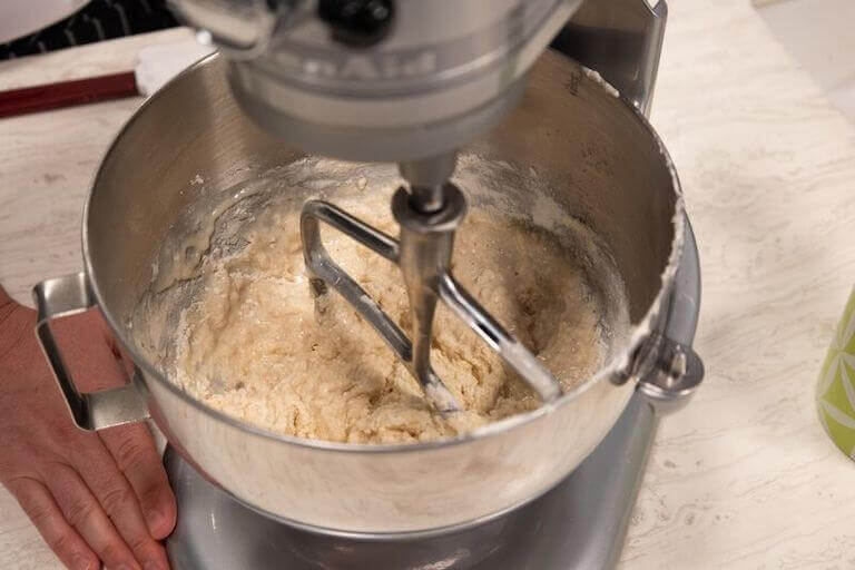 Baking: How can I substitute a electric mixer with a hand mixer
