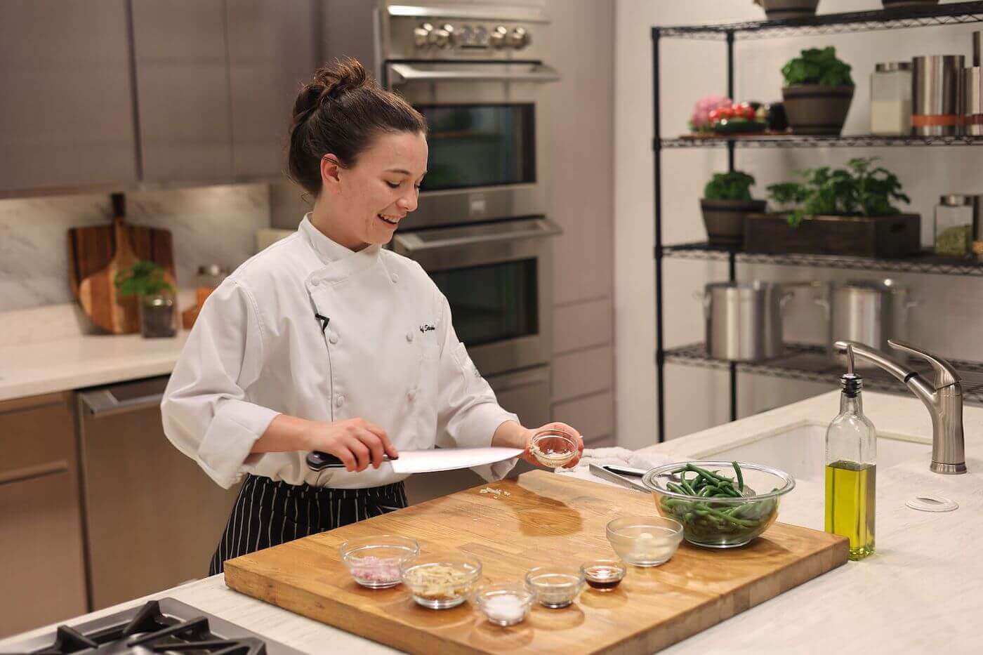 How Pastry and Baking Pros Utilize the Ghost Kitchen Model - Pastry Arts  Magazine