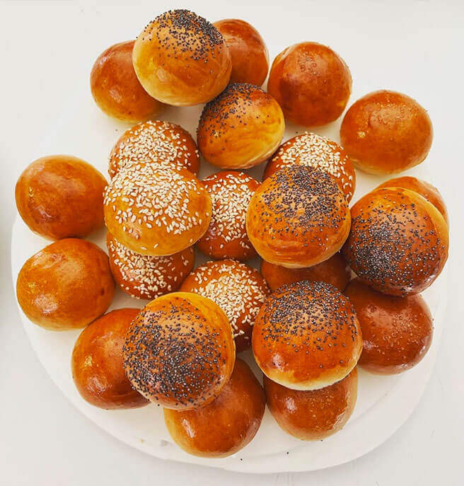 milk dinner rolls