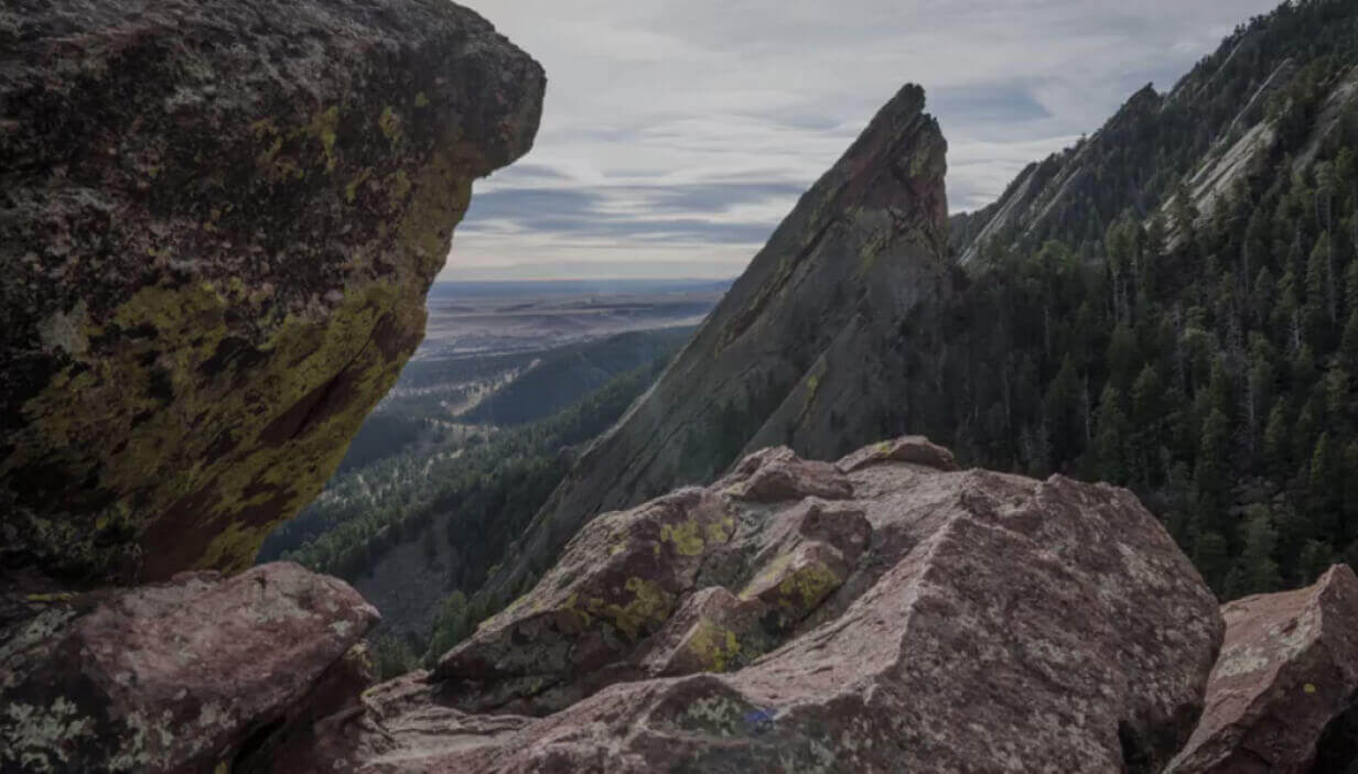 A view of Boulder Flatirons mountains in Colorado